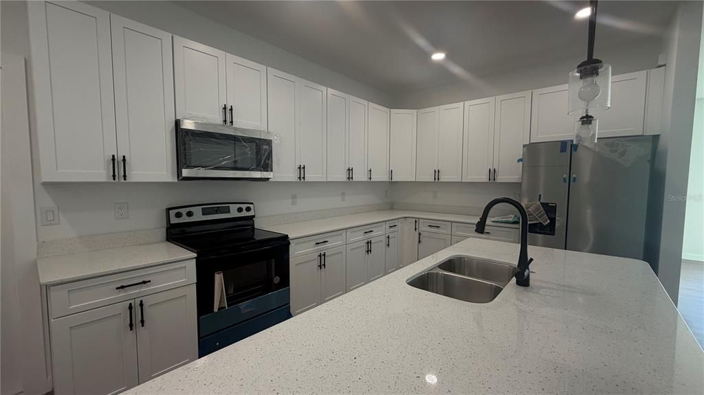 For Sale: $340,000 (3 beds, 2 baths, 1773 Square Feet)