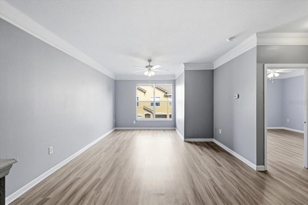 For Rent: $1,600 (1 beds, 1 baths, 967 Square Feet)