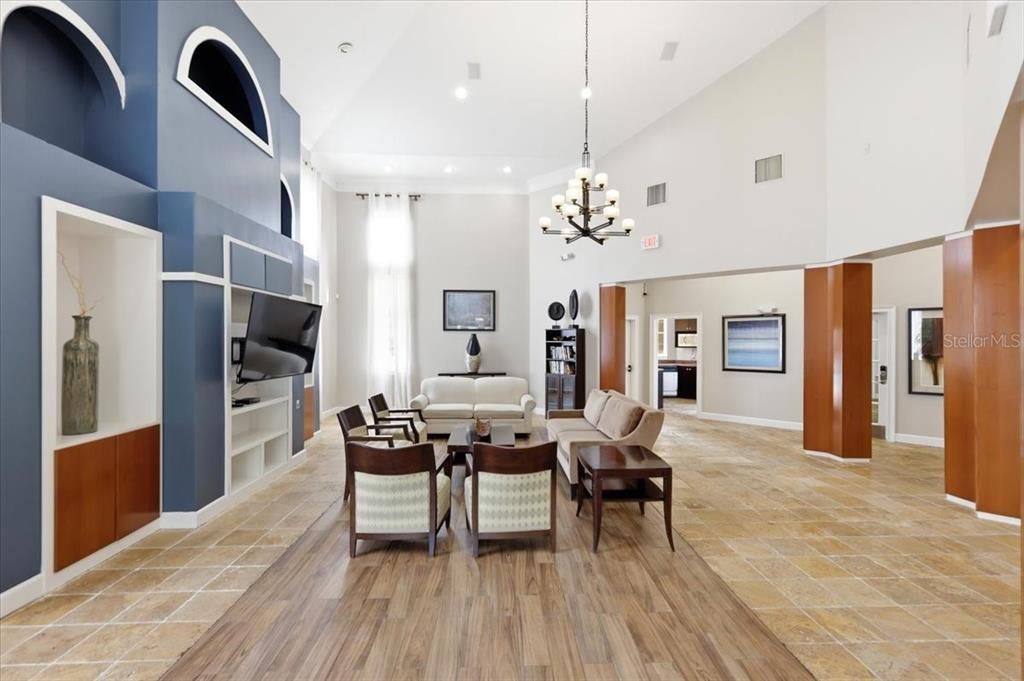 For Rent: $1,600 (1 beds, 1 baths, 967 Square Feet)