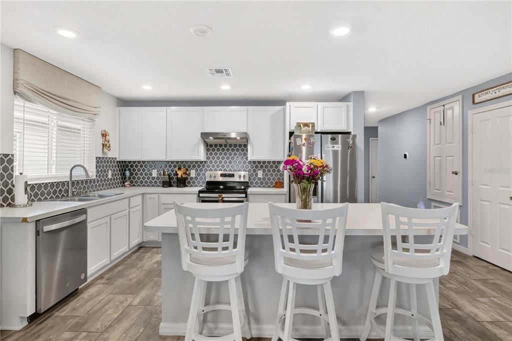 En Venta: $354,900 (4 camas, 2 baños, 1754 Pies cuadrados)
