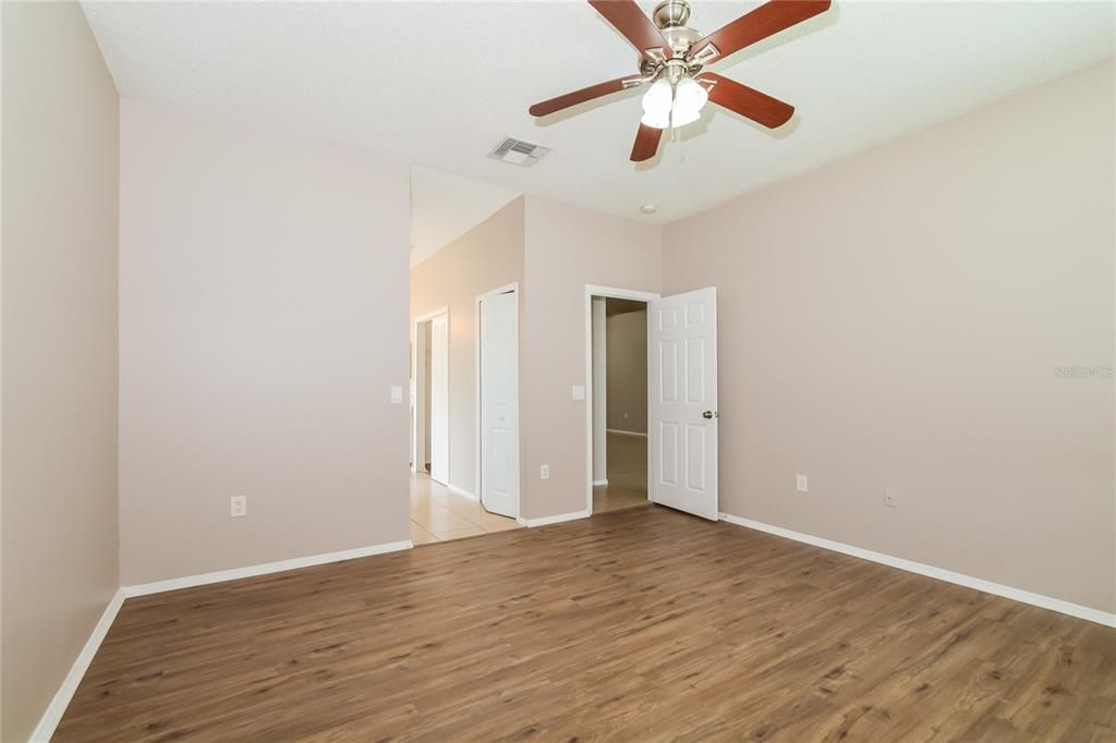 Active With Contract: $420,000 (3 beds, 2 baths, 1782 Square Feet)