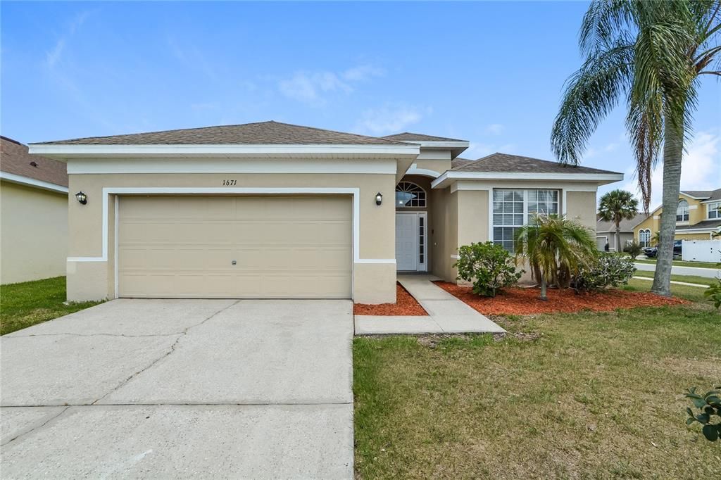Active With Contract: $420,000 (3 beds, 2 baths, 1782 Square Feet)