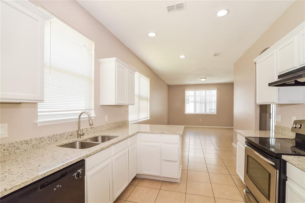 Active With Contract: $420,000 (3 beds, 2 baths, 1782 Square Feet)