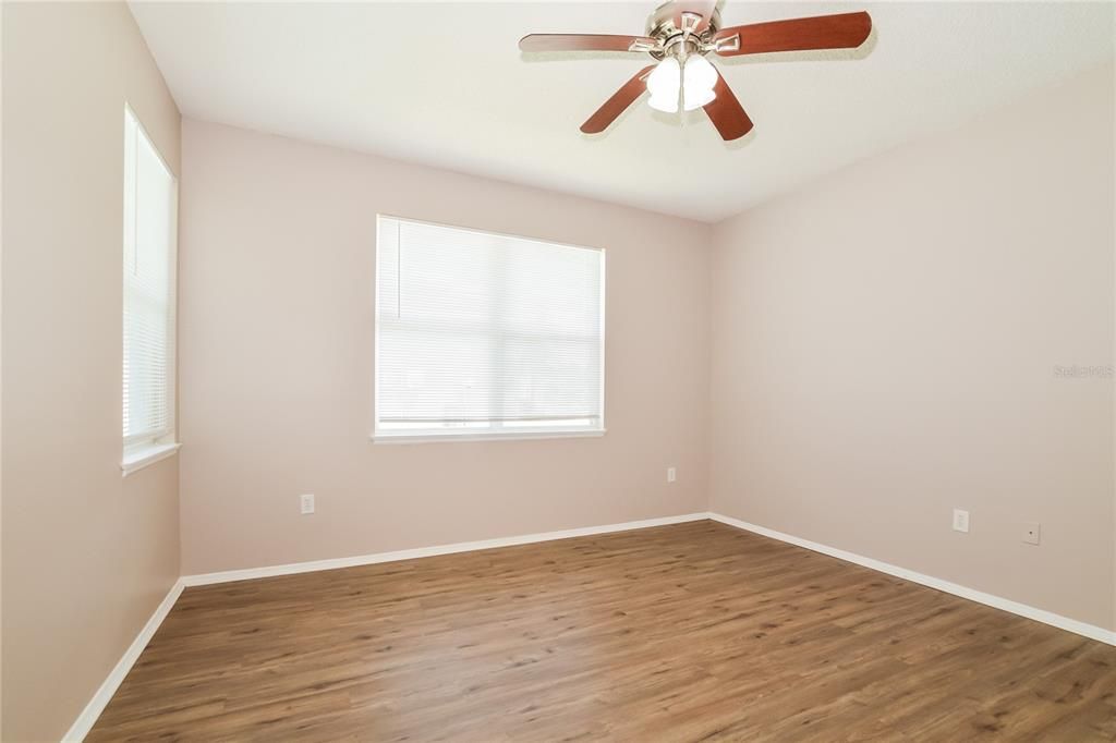 Active With Contract: $420,000 (3 beds, 2 baths, 1782 Square Feet)