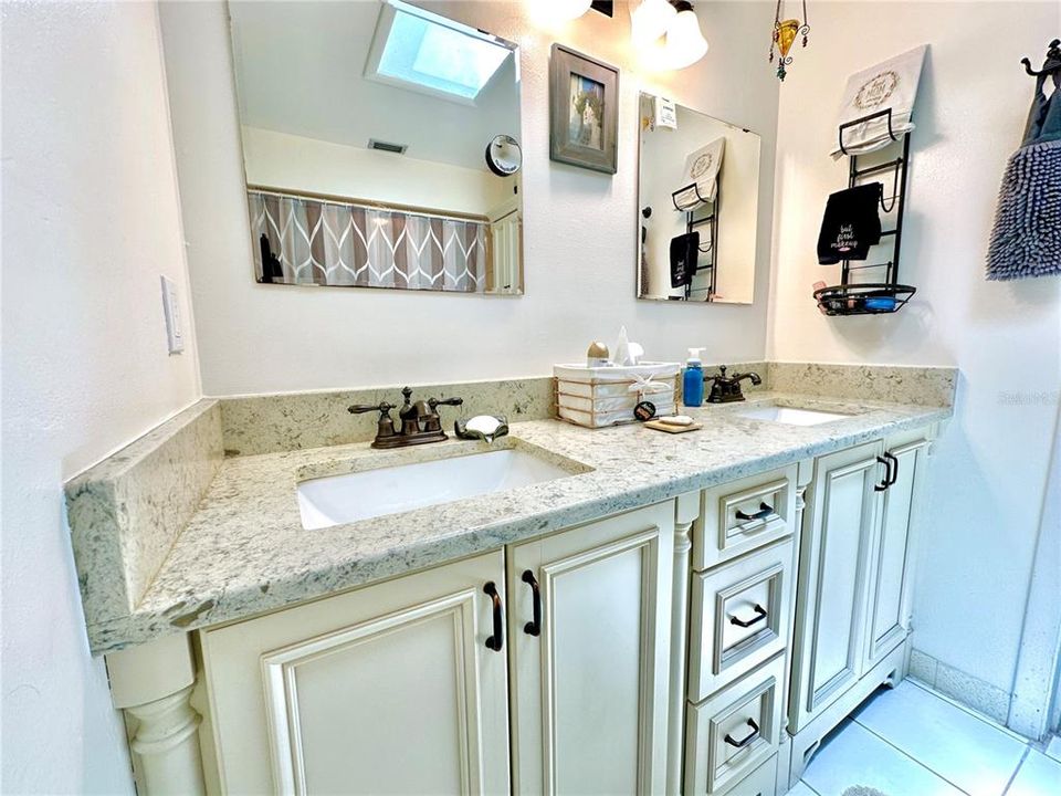 En Venta: $495,000 (3 camas, 2 baños, 1856 Pies cuadrados)