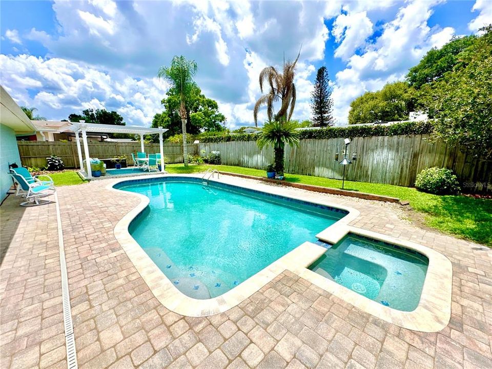 En Venta: $495,000 (3 camas, 2 baños, 1856 Pies cuadrados)
