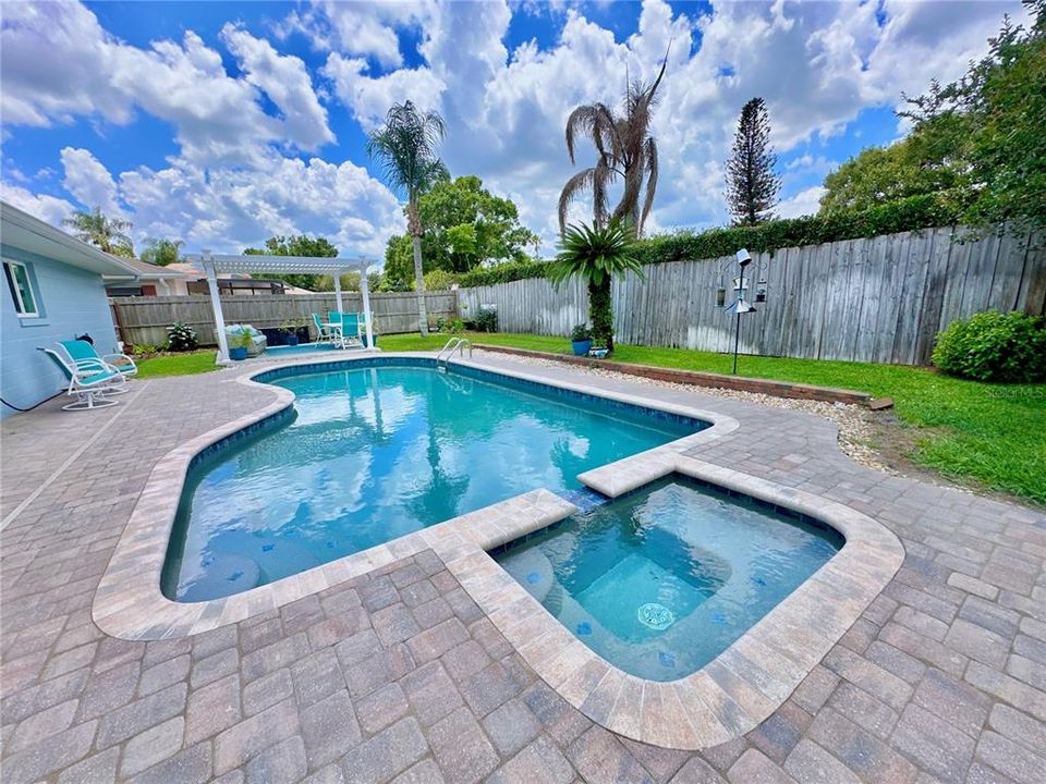 En Venta: $495,000 (3 camas, 2 baños, 1856 Pies cuadrados)