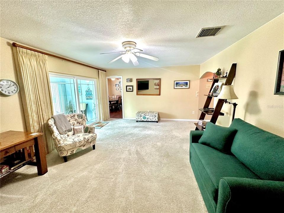 En Venta: $495,000 (3 camas, 2 baños, 1856 Pies cuadrados)