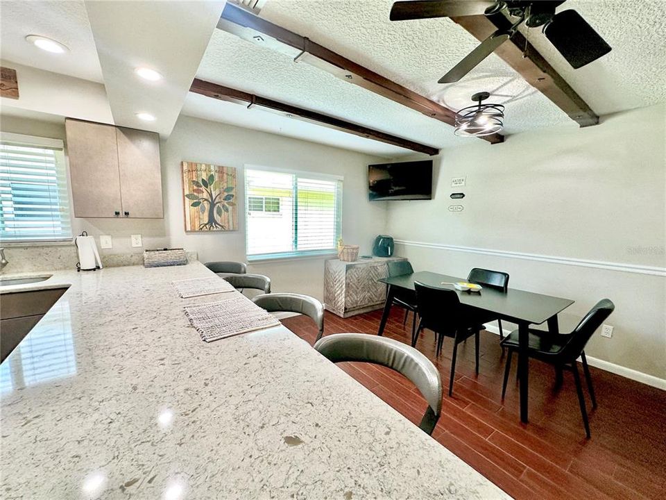 En Venta: $495,000 (3 camas, 2 baños, 1856 Pies cuadrados)