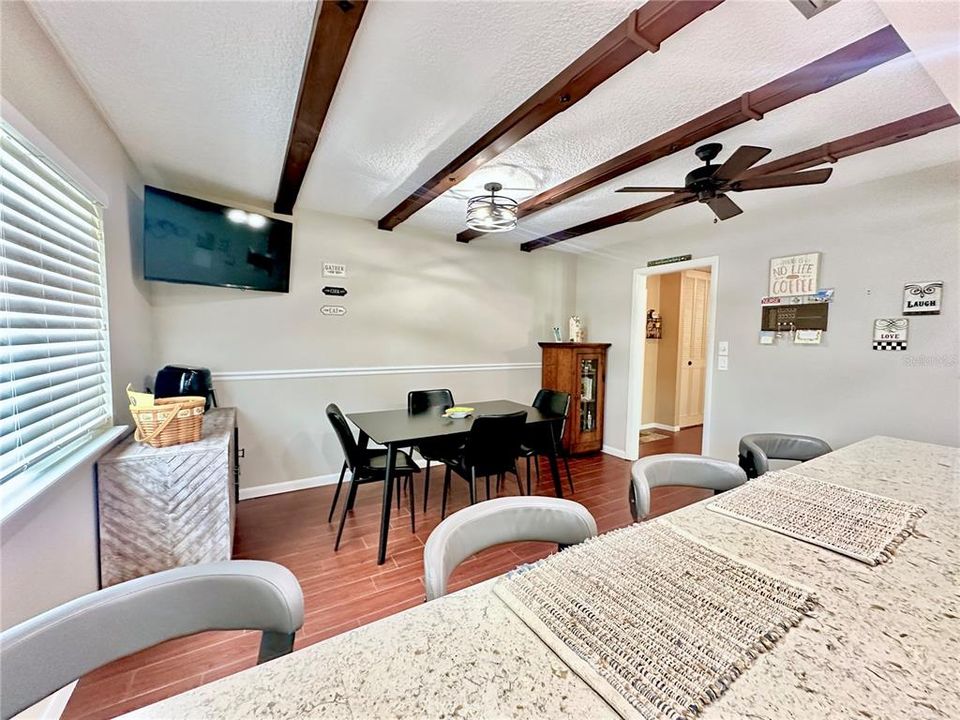 En Venta: $495,000 (3 camas, 2 baños, 1856 Pies cuadrados)