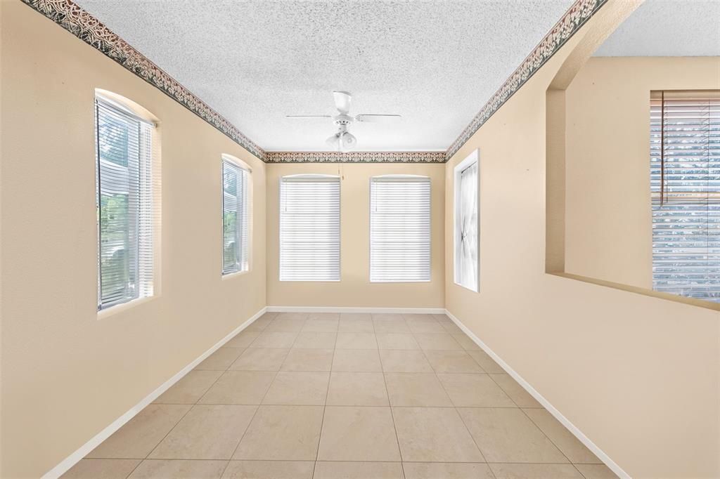 На продажу: $459,999 (3 спален, 2 ванн, 1746 Квадратных фут)