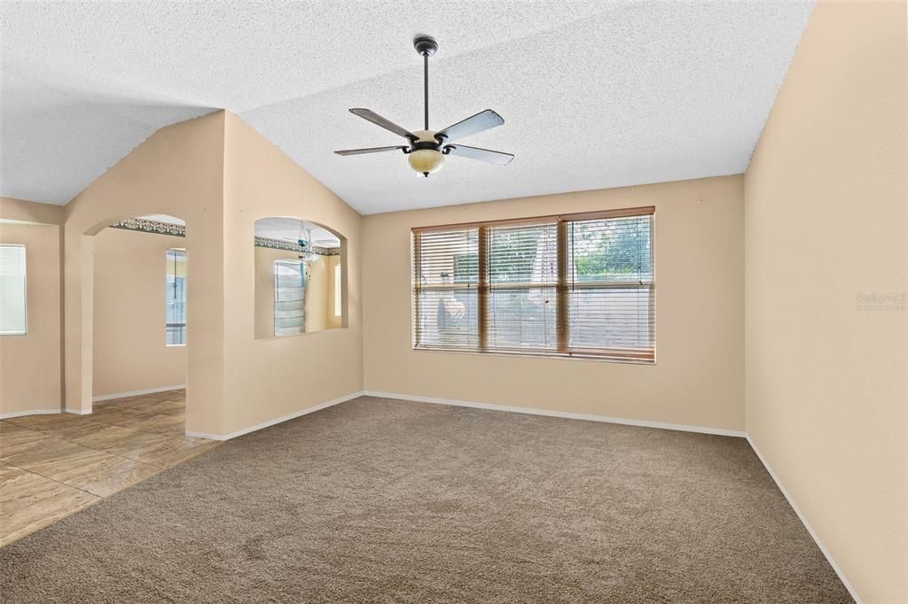 На продажу: $459,999 (3 спален, 2 ванн, 1746 Квадратных фут)