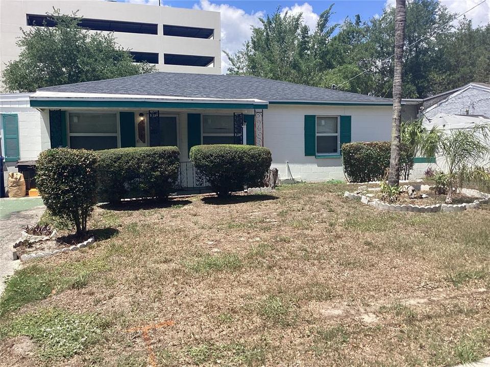 Activo con contrato: $309,999 (3 camas, 1 baños, 1830 Pies cuadrados)