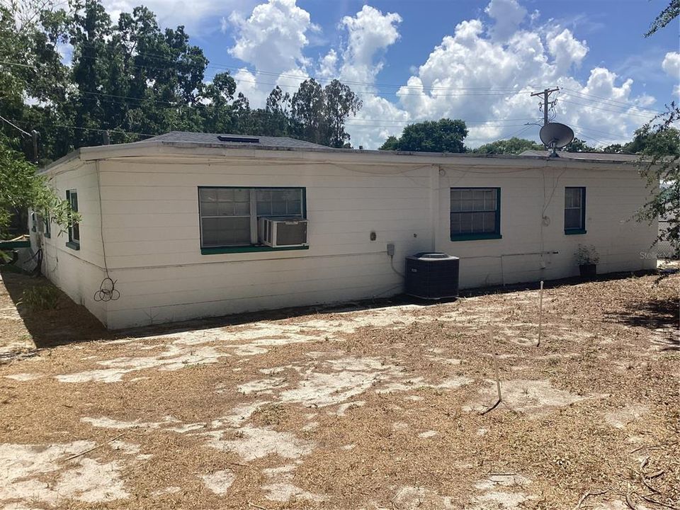 Activo con contrato: $309,999 (3 camas, 1 baños, 1830 Pies cuadrados)