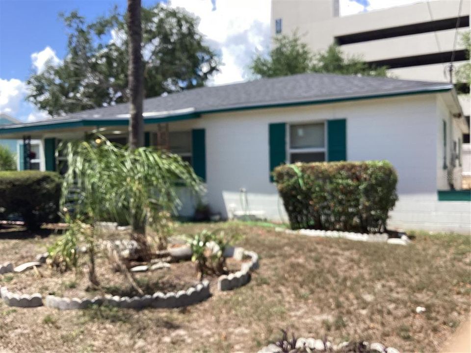 Activo con contrato: $309,999 (3 camas, 1 baños, 1830 Pies cuadrados)