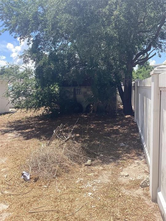 Activo con contrato: $309,999 (3 camas, 1 baños, 1830 Pies cuadrados)