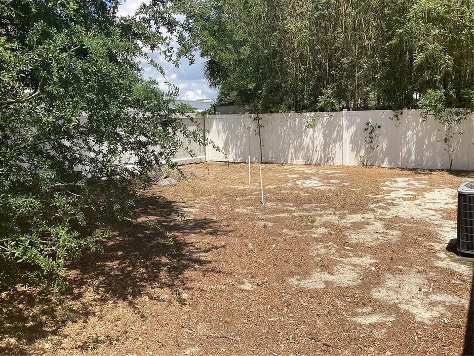 Activo con contrato: $309,999 (3 camas, 1 baños, 1830 Pies cuadrados)
