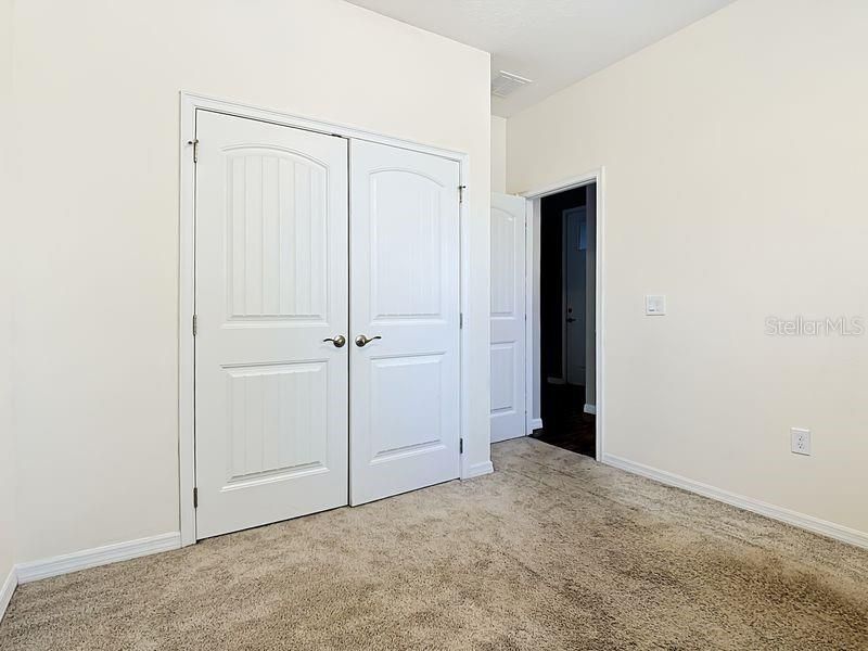 Activo con contrato: $385,000 (4 camas, 2 baños, 1892 Pies cuadrados)