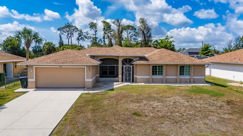 Activo con contrato: $458,900 (3 camas, 2 baños, 2192 Pies cuadrados)
