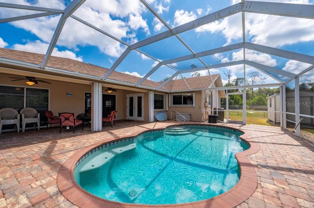Activo con contrato: $458,900 (3 camas, 2 baños, 2192 Pies cuadrados)