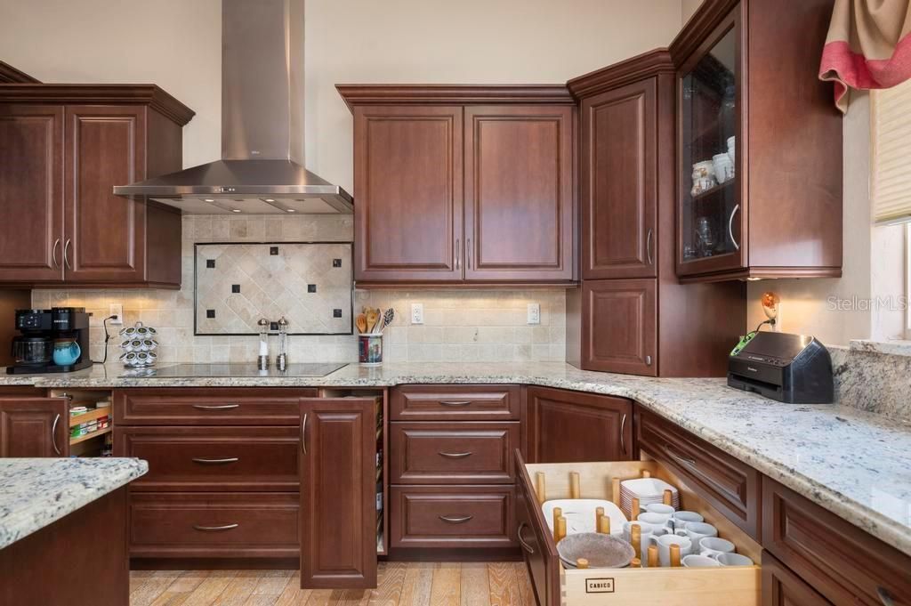 Activo con contrato: $458,900 (3 camas, 2 baños, 2192 Pies cuadrados)