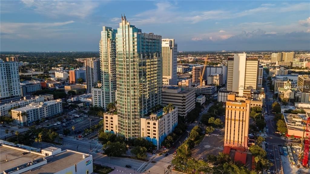 Activo con contrato: $749,000 (2 camas, 2 baños, 1157 Pies cuadrados)