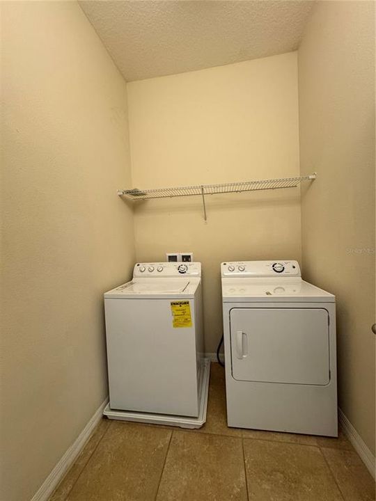 В аренду: $2,150 (2 спален, 2 ванн, 1305 Квадратных фут)
