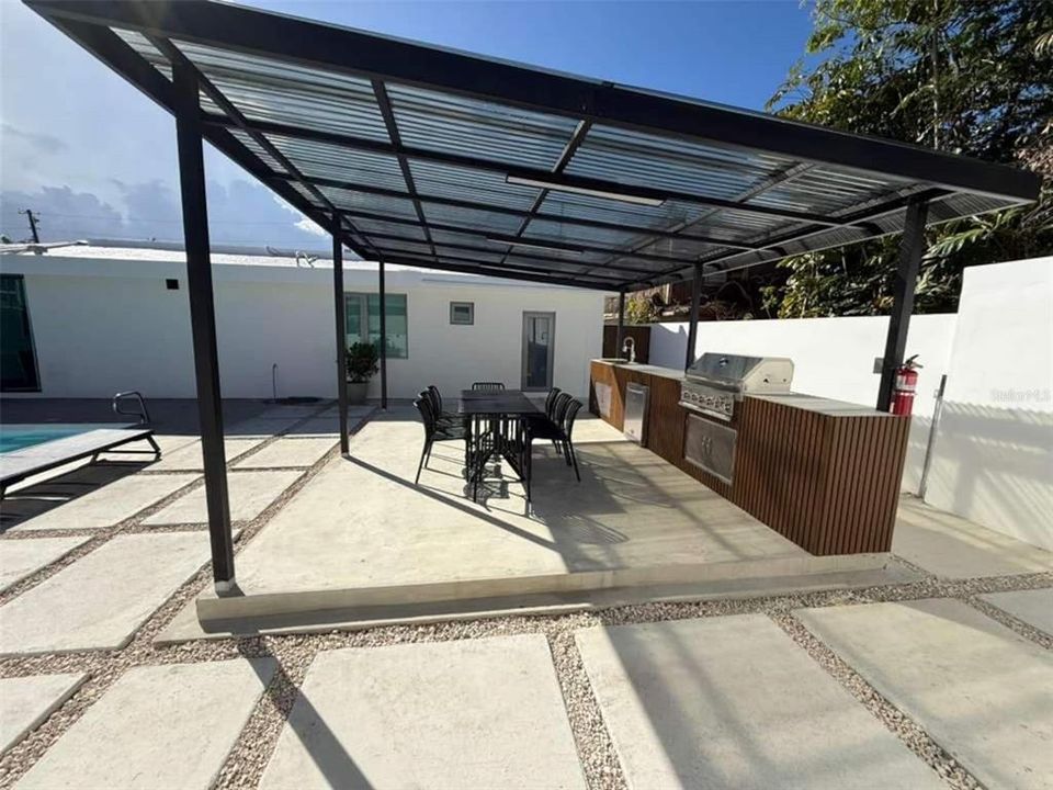 For Sale: $425,000 (4 beds, 3 baths, 1746 Square Feet)