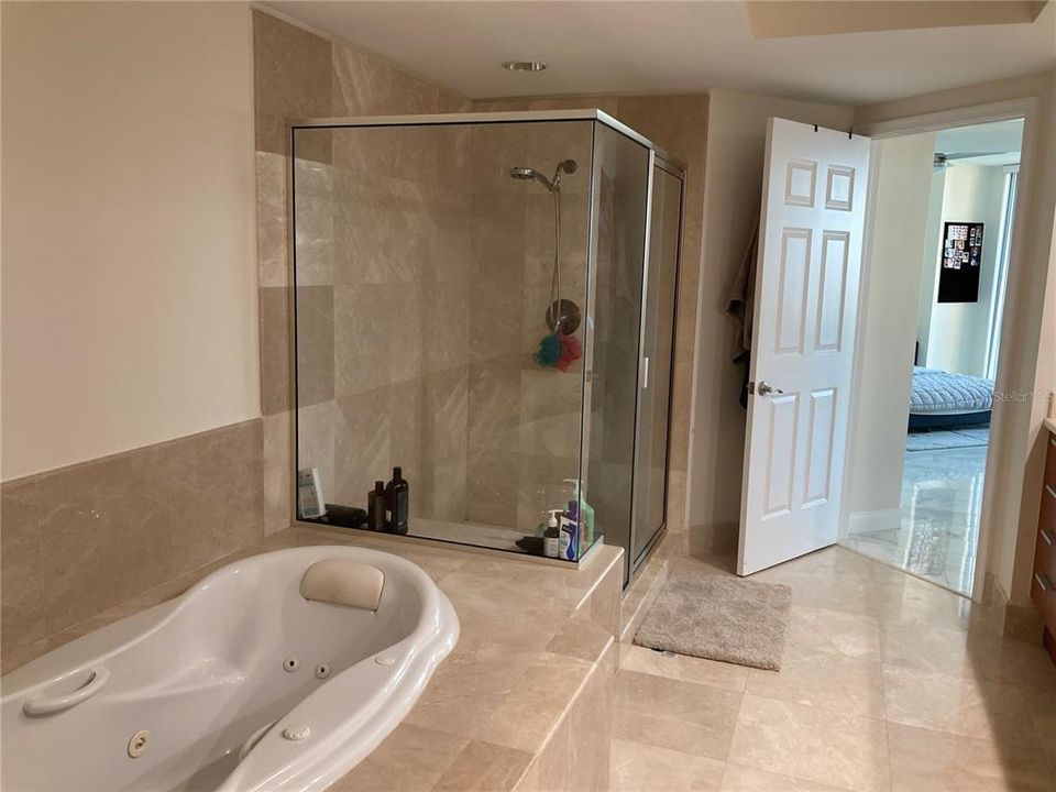 For Sale: $390,000 (2 beds, 2 baths, 1689 Square Feet)
