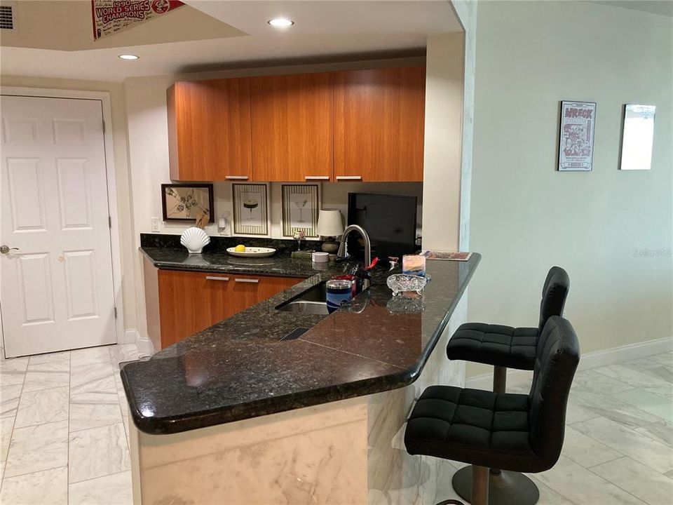 For Sale: $390,000 (2 beds, 2 baths, 1689 Square Feet)