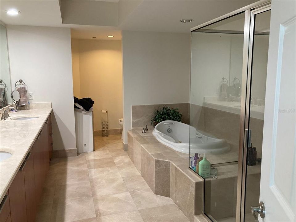 For Sale: $390,000 (2 beds, 2 baths, 1689 Square Feet)