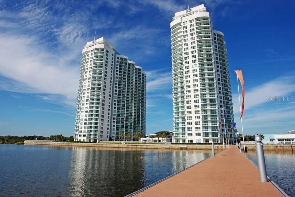 For Sale: $390,000 (2 beds, 2 baths, 1689 Square Feet)