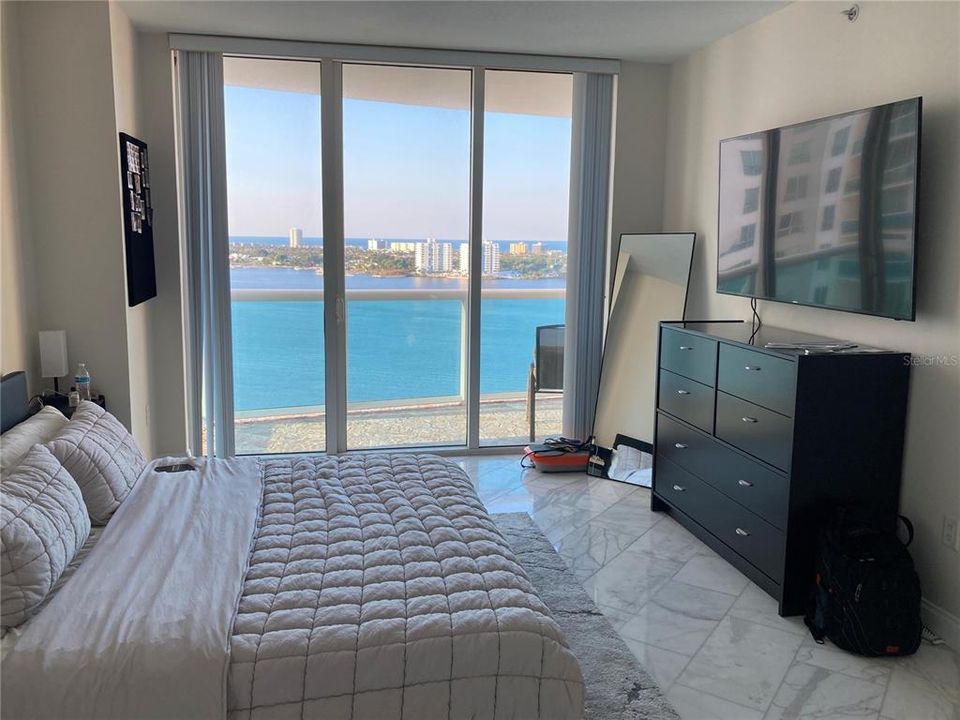 For Sale: $390,000 (2 beds, 2 baths, 1689 Square Feet)