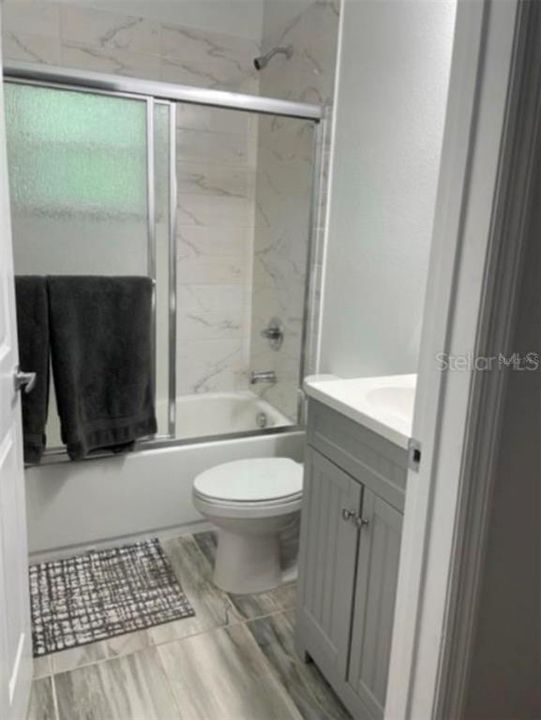 En Venta: $410,000 (5 camas, 4 baños, 1903 Pies cuadrados)