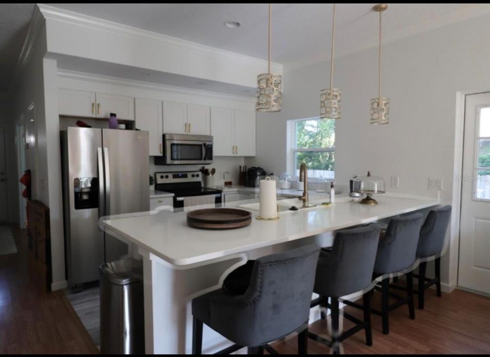 En Venta: $410,000 (5 camas, 4 baños, 1903 Pies cuadrados)