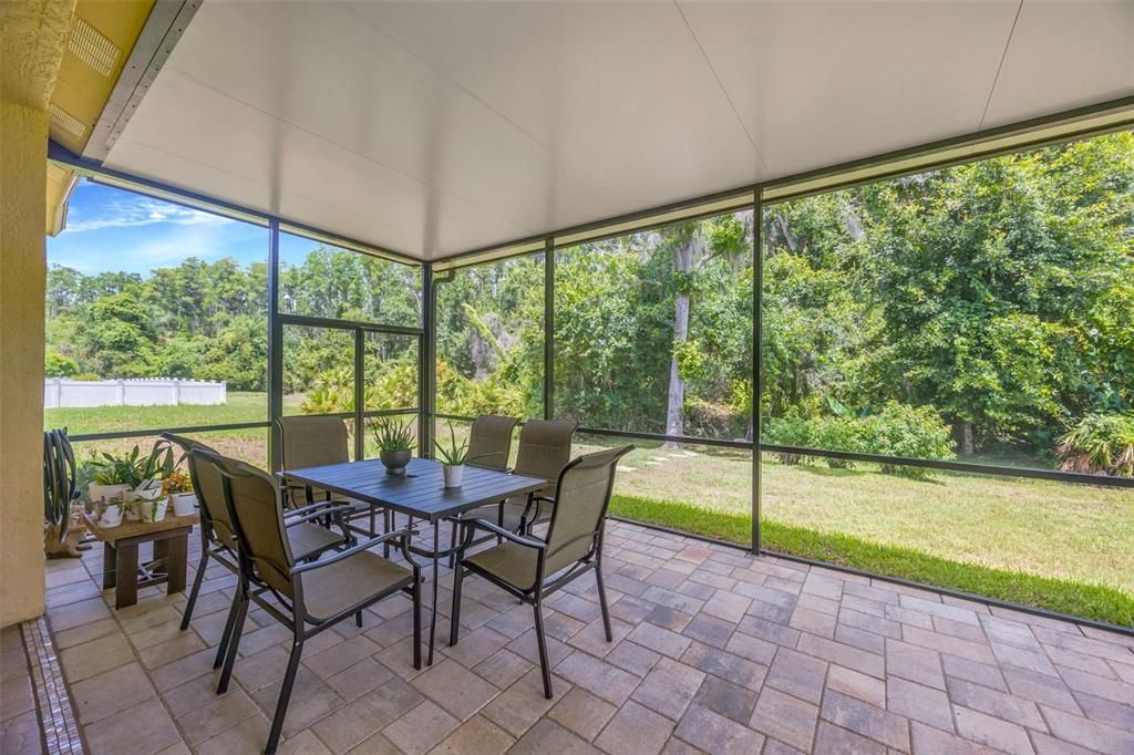 En Venta: $435,000 (4 camas, 2 baños, 2060 Pies cuadrados)