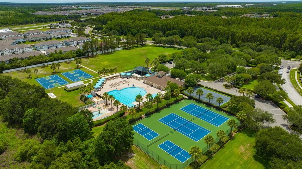 En Venta: $435,000 (4 camas, 2 baños, 2060 Pies cuadrados)