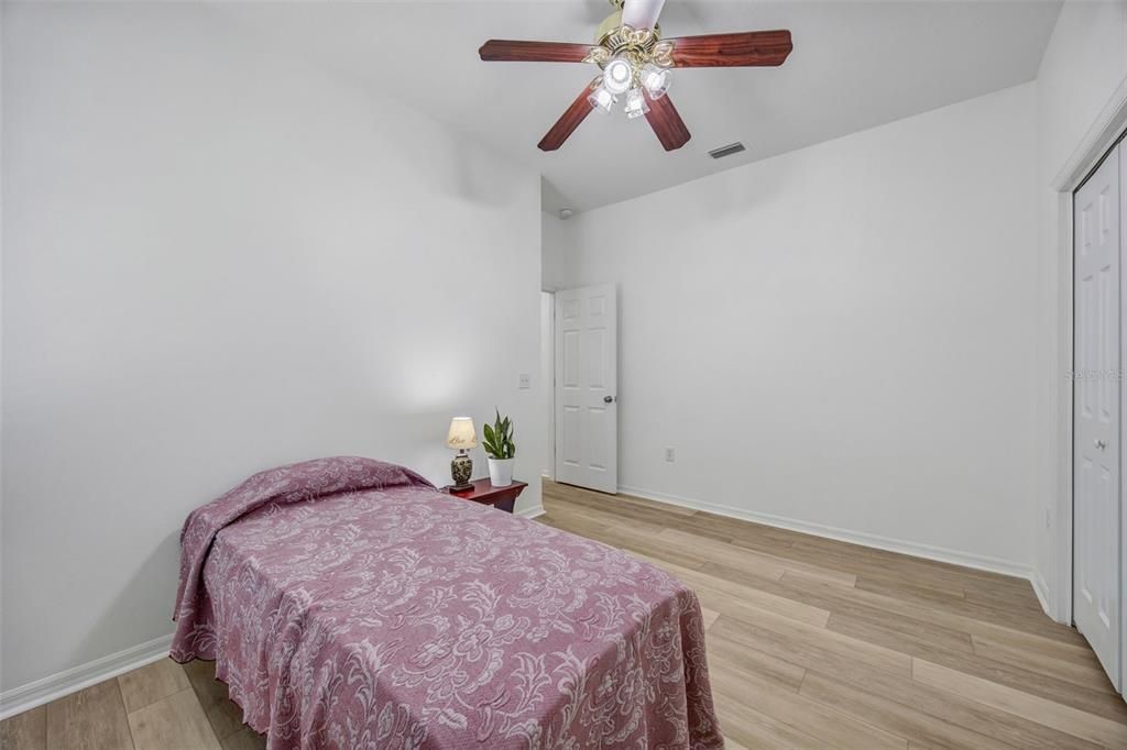 En Venta: $435,000 (4 camas, 2 baños, 2060 Pies cuadrados)