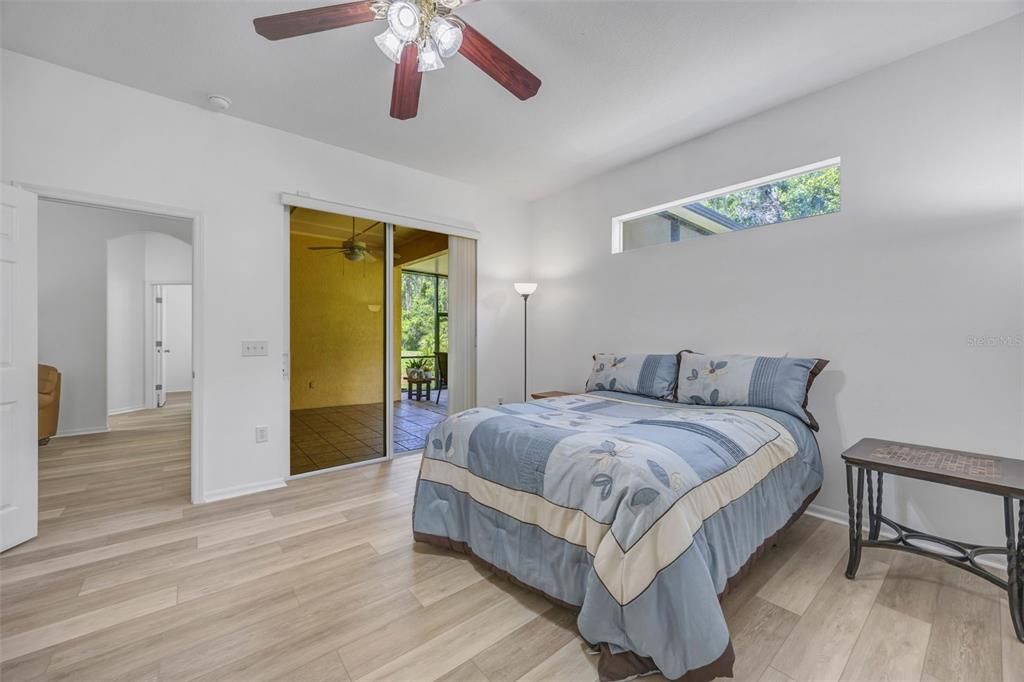 En Venta: $435,000 (4 camas, 2 baños, 2060 Pies cuadrados)
