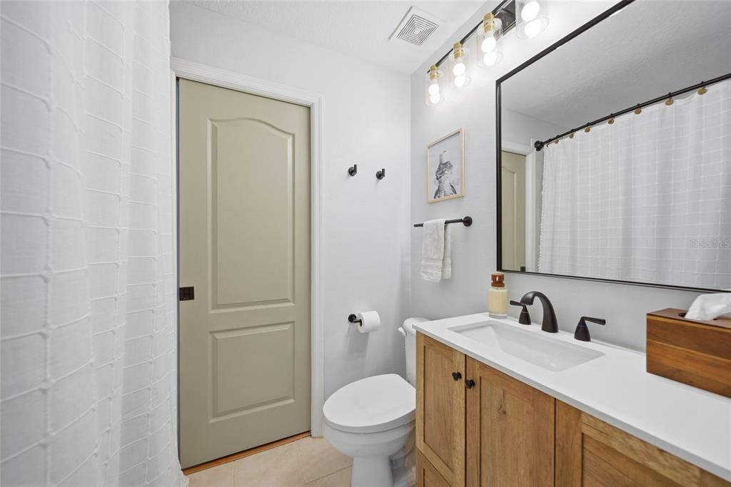 Activo con contrato: $439,000 (4 camas, 3 baños, 1827 Pies cuadrados)