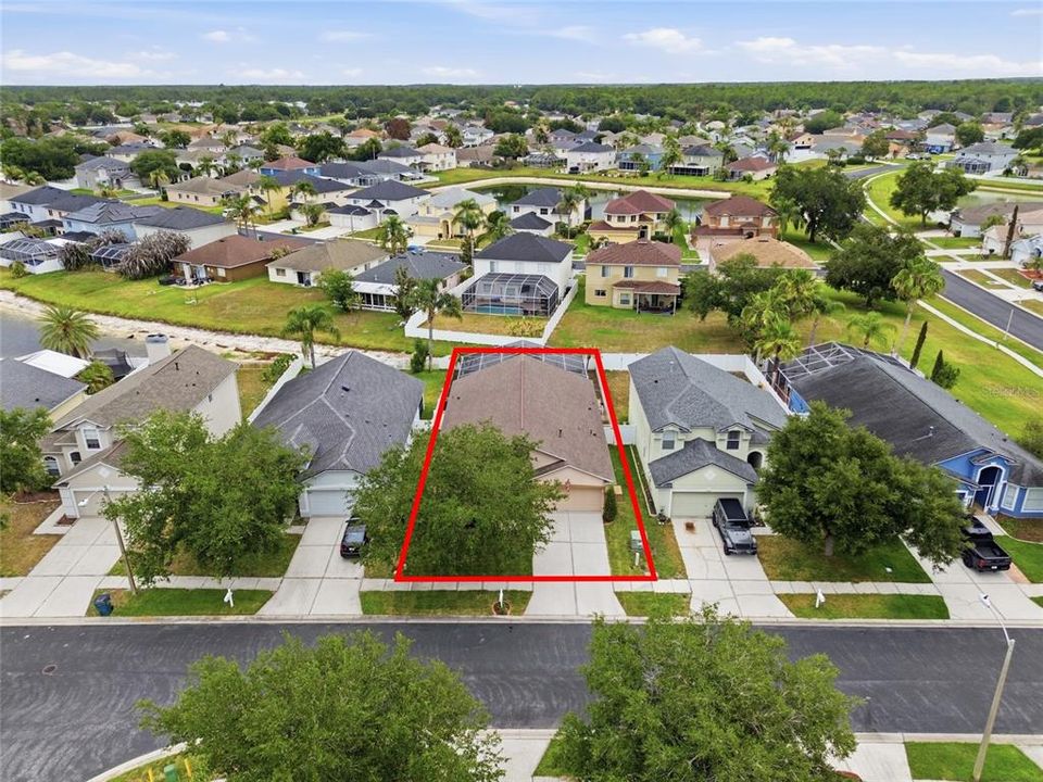 Activo con contrato: $439,000 (4 camas, 3 baños, 1827 Pies cuadrados)