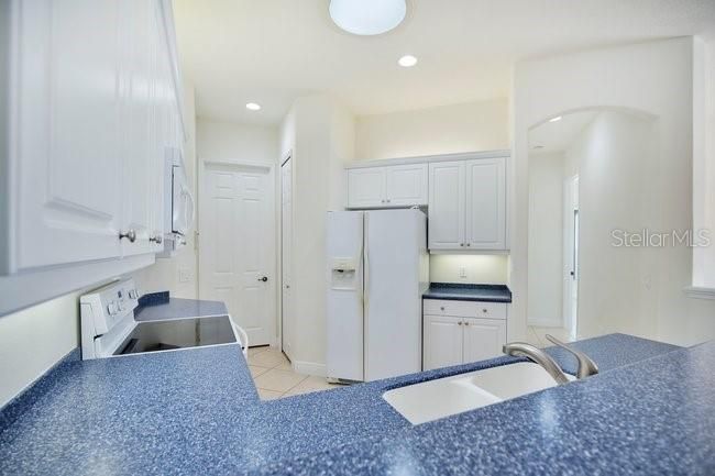 For Sale: $339,900 (2 beds, 2 baths, 1766 Square Feet)
