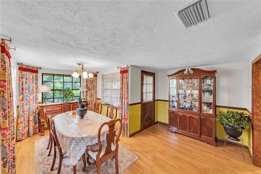 For Sale: $450,000 (3 beds, 2 baths, 1436 Square Feet)