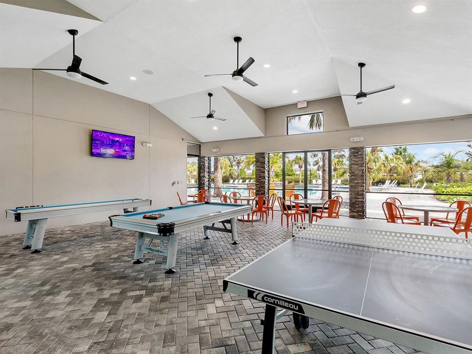 For Sale: $395,000 (5 beds, 2 baths, 2544 Square Feet)