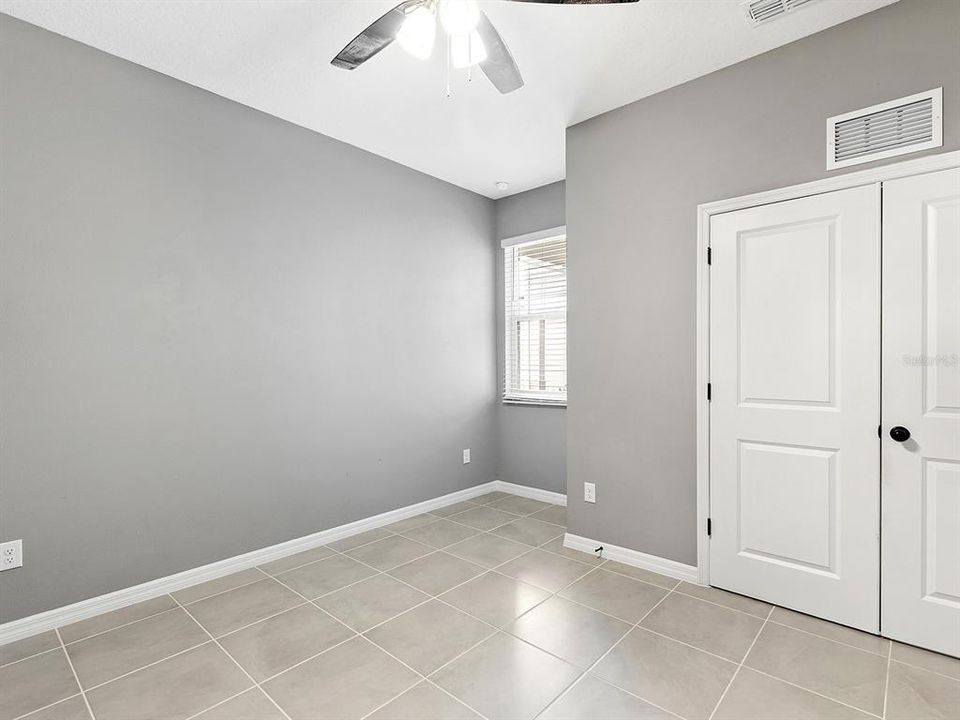 For Sale: $395,000 (5 beds, 2 baths, 2544 Square Feet)