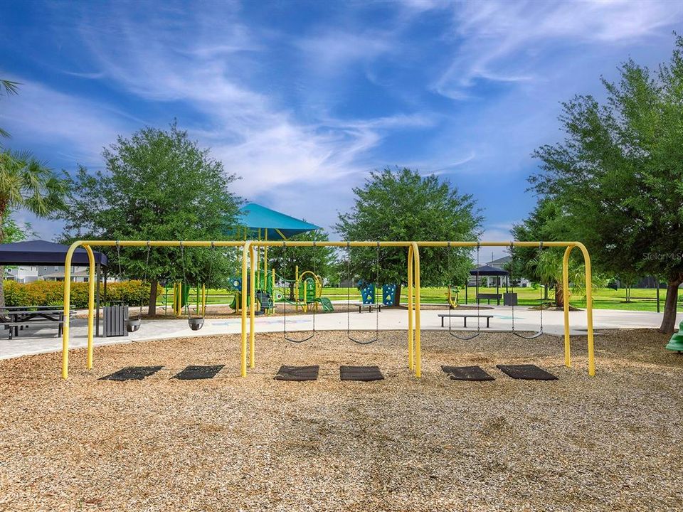 For Sale: $395,000 (5 beds, 2 baths, 2544 Square Feet)