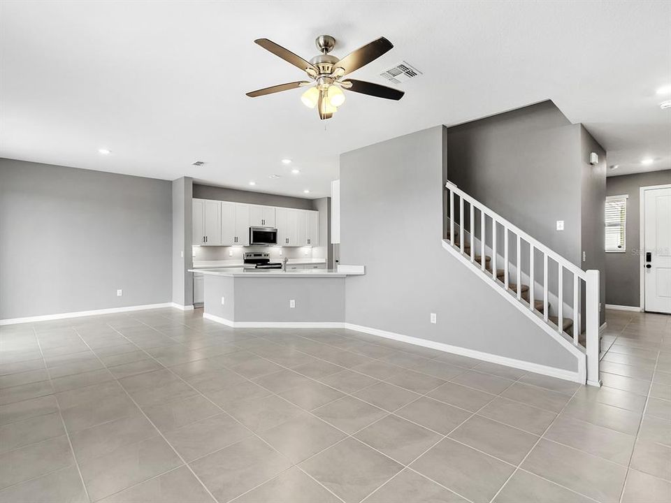 For Sale: $395,000 (5 beds, 2 baths, 2544 Square Feet)