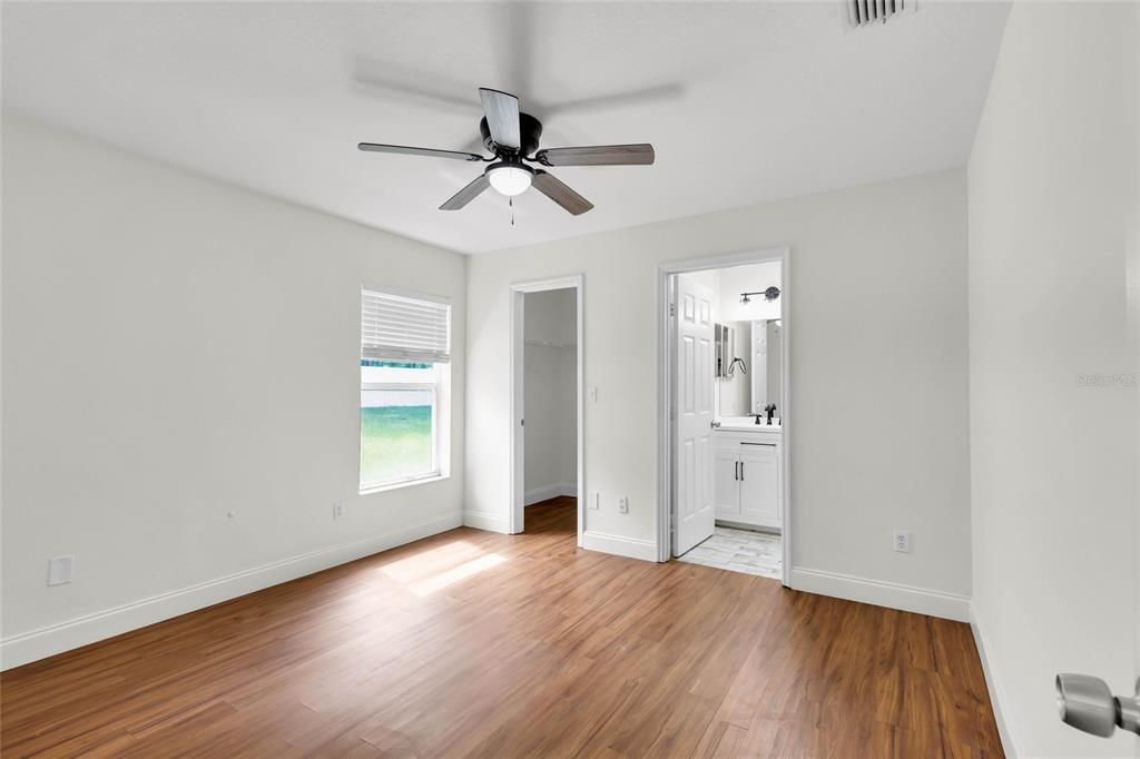 Activo con contrato: $249,900 (3 camas, 2 baños, 1049 Pies cuadrados)