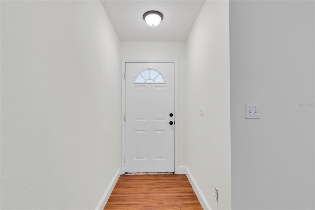 Activo con contrato: $249,900 (3 camas, 2 baños, 1049 Pies cuadrados)
