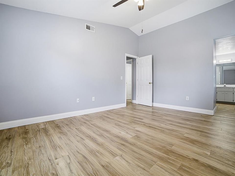 For Sale: $385,000 (3 beds, 2 baths, 1112 Square Feet)